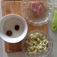 辅食--香菇肉末蒸茄泥的做法步骤1