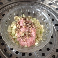 辅食--香菇肉末蒸茄泥的做法步骤2
