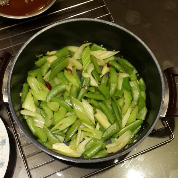 相映成翠的做法