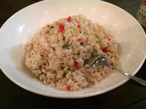 水七七-咸鱼鸡粒炒饭的做法