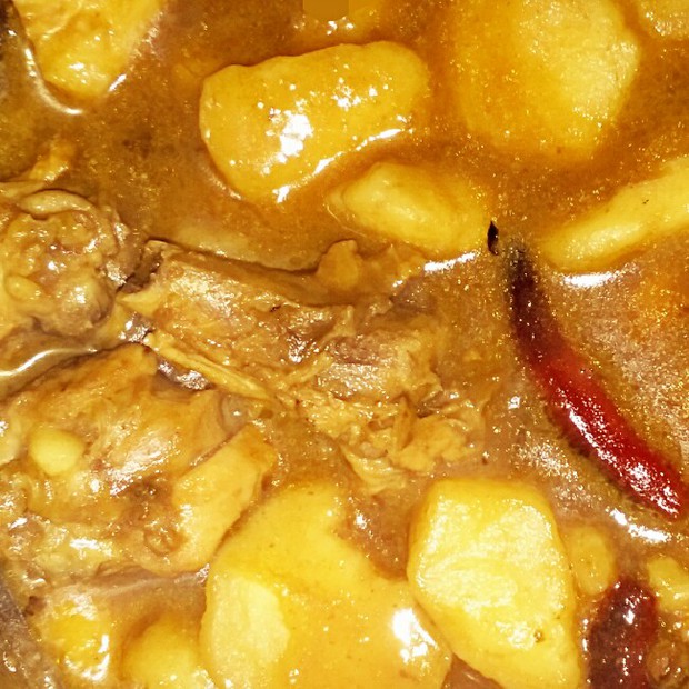 鸡骨棒炖土豆(超级下饭菜)的做法