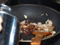 腊肠煲仔饭的做法