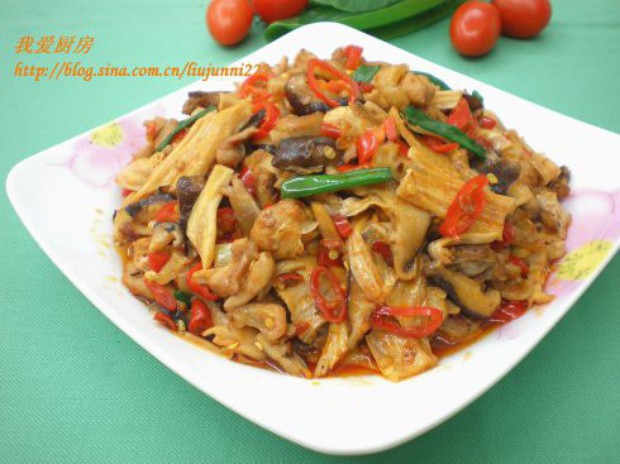 香菇腐竹炒鸡肉的做法