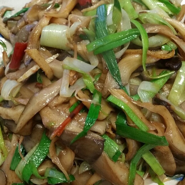 干锅平菇的做法