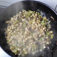 素茄丁炸酱的做法步骤5