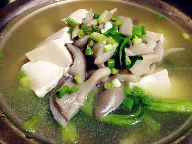 青菜蘑菇豆腐汤(排骨两吃)
