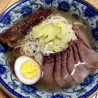 ţ4