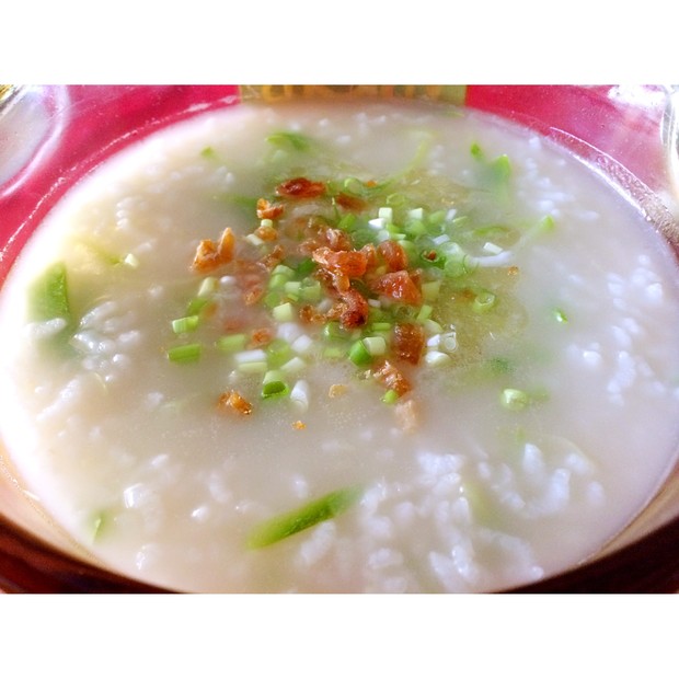 快手早餐之美味牛骨汤泡饭的做法