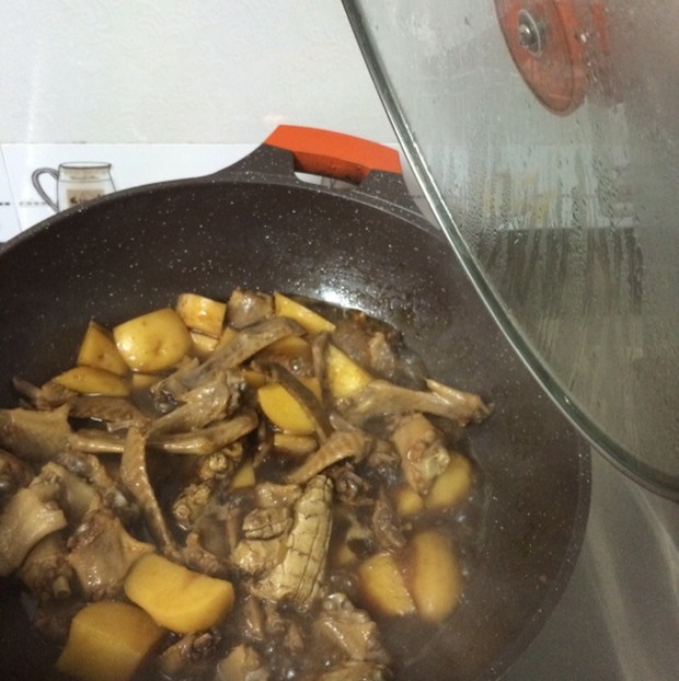 五味鸭翅膀的做法