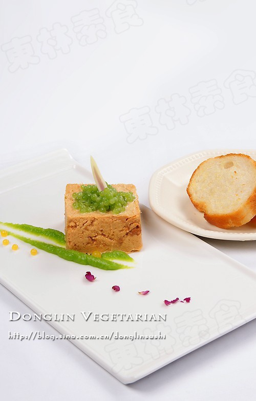 素鹅肝酱配青豆泥的做法