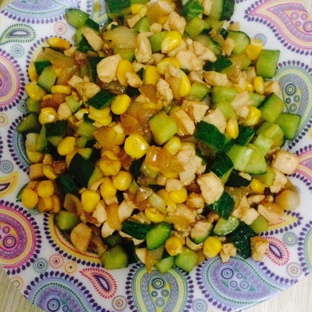 鸡胸炒玉米粒的做法