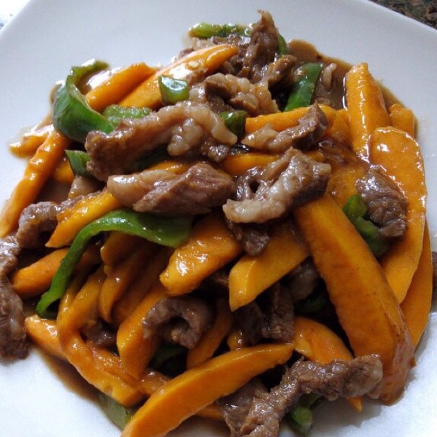 湖南小炒肉的做法带汤-大蒜辣椒炒腊肉图片,湖