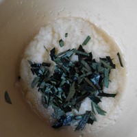 花椒叶洋芋饼的做法步骤2