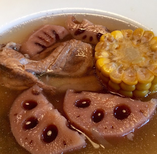 莲藕玉米牛蒡排骨汤(电饭煲版)的做法
