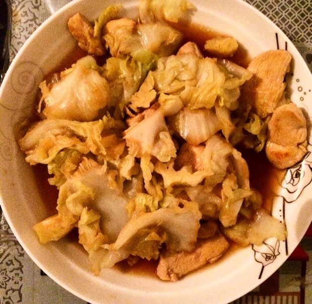 卷心菜炒鸡胸肉的做法