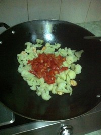 菜花炒番茄的做法步骤5