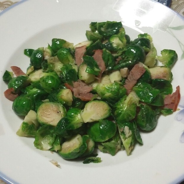 培根炒球芽甘蓝的做法
