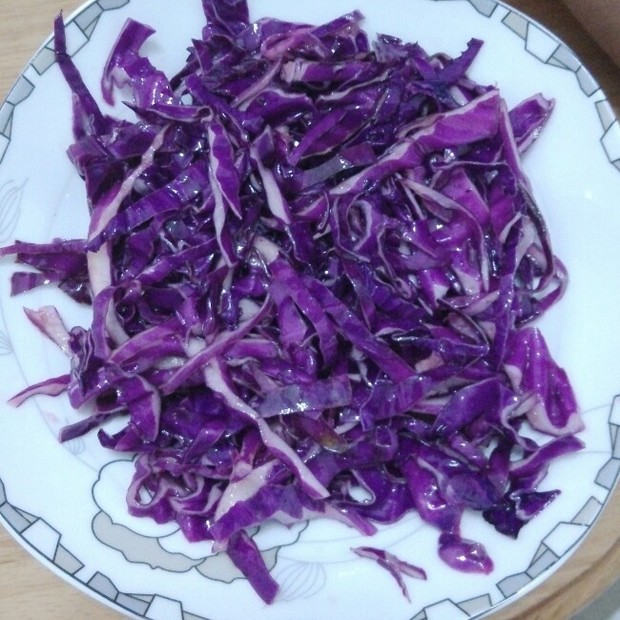 凉拌紫甘蓝的做法
