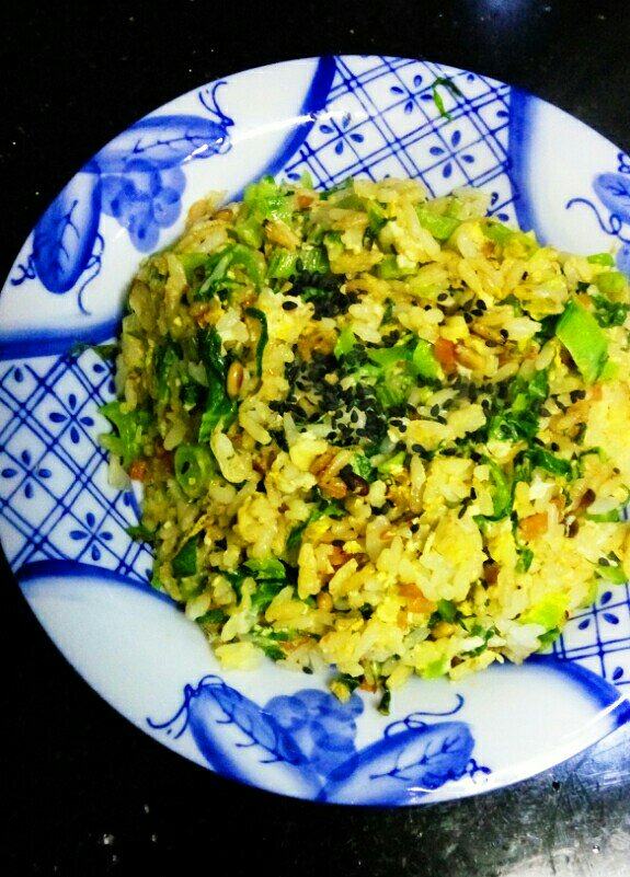 虾米芥菜炒饭的做法