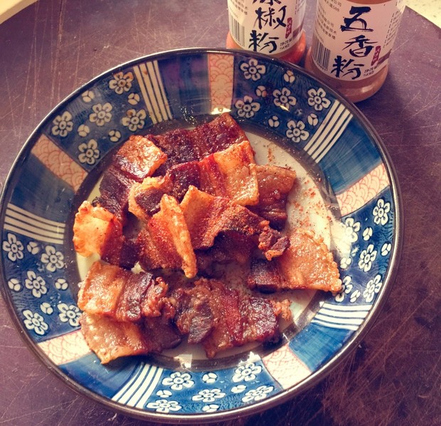 烧烤味干煎五花肉(下酒煲剧零嘴)的做法