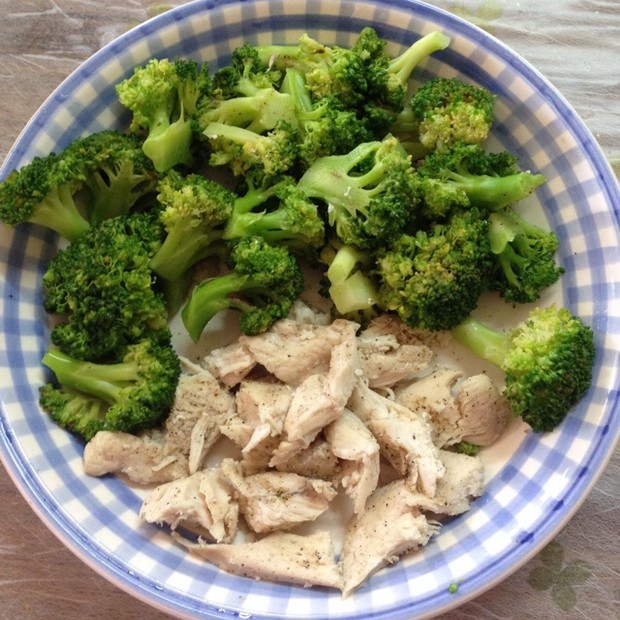 西兰花鸡胸肉的做法