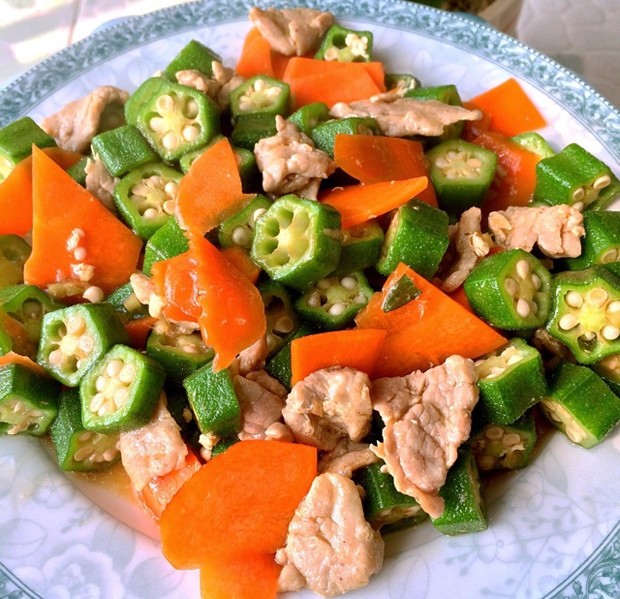 秋葵小炒肉的做法