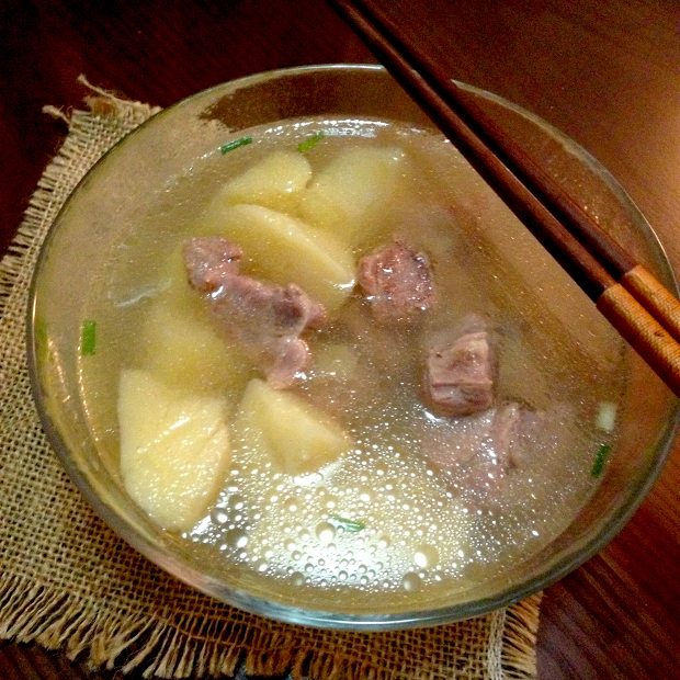 鲜美清淡的土豆炖排骨汤的做法