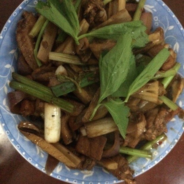 干锅土鸡(微辣)的做法