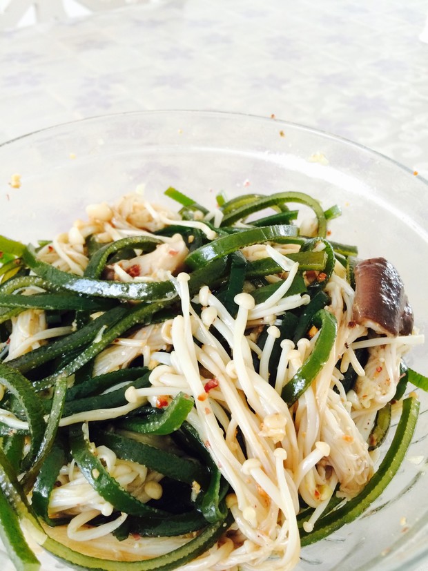 炝拌菌类海带丝(火锅善后菜)的做法
