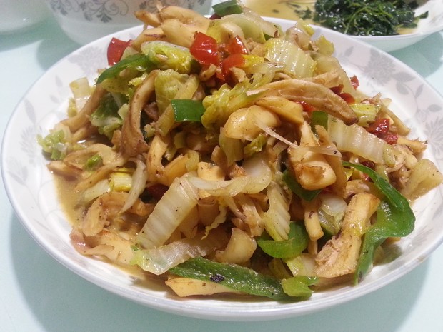 墨鱼干炒白菜的做法