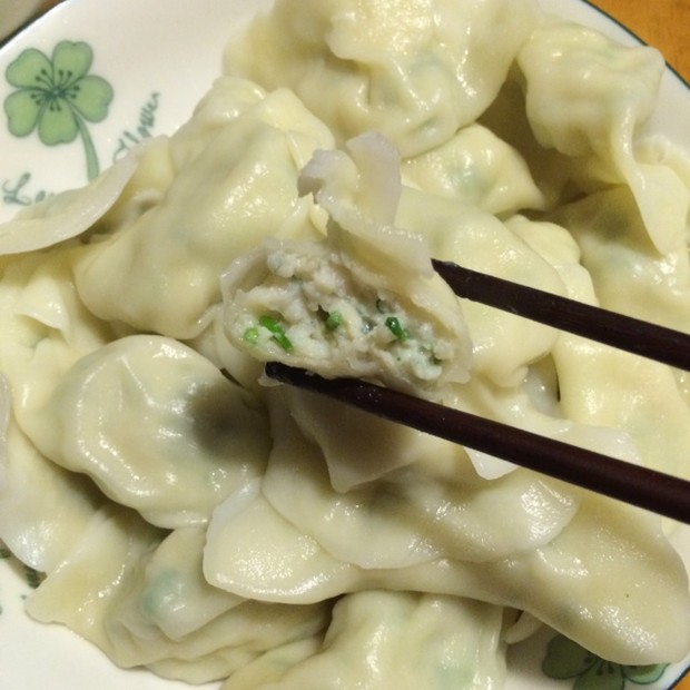 龙利鱼香菜饺子的做法