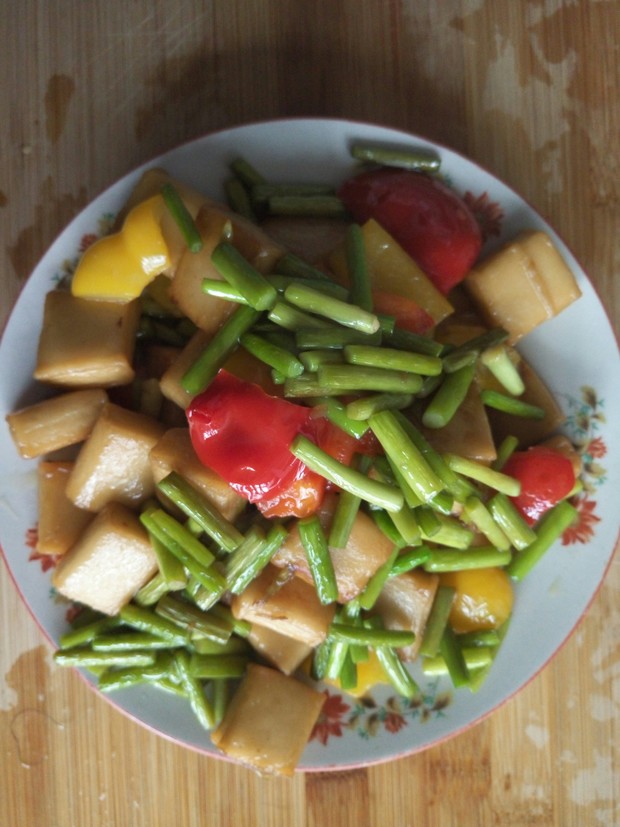素炒鱼豆腐的做法