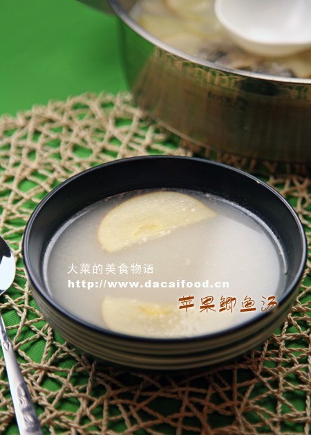 苹果鲫鱼汤的做法