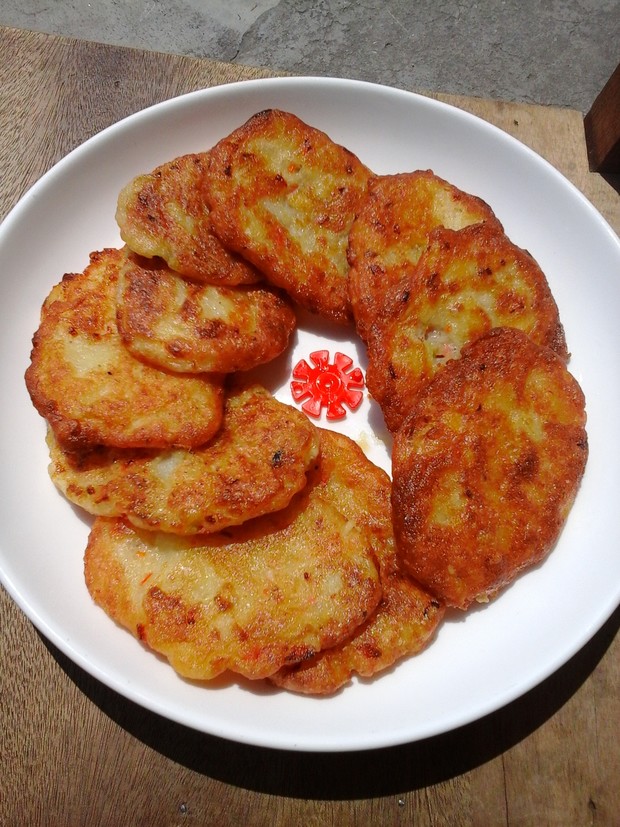 蒜香土豆饼的做法