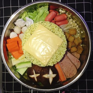 ӹ 9