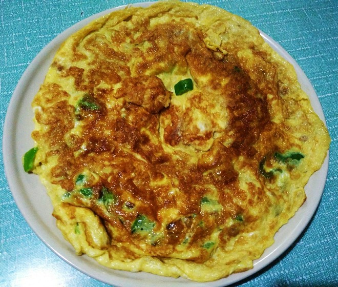 摊鸡蛋饼的做法