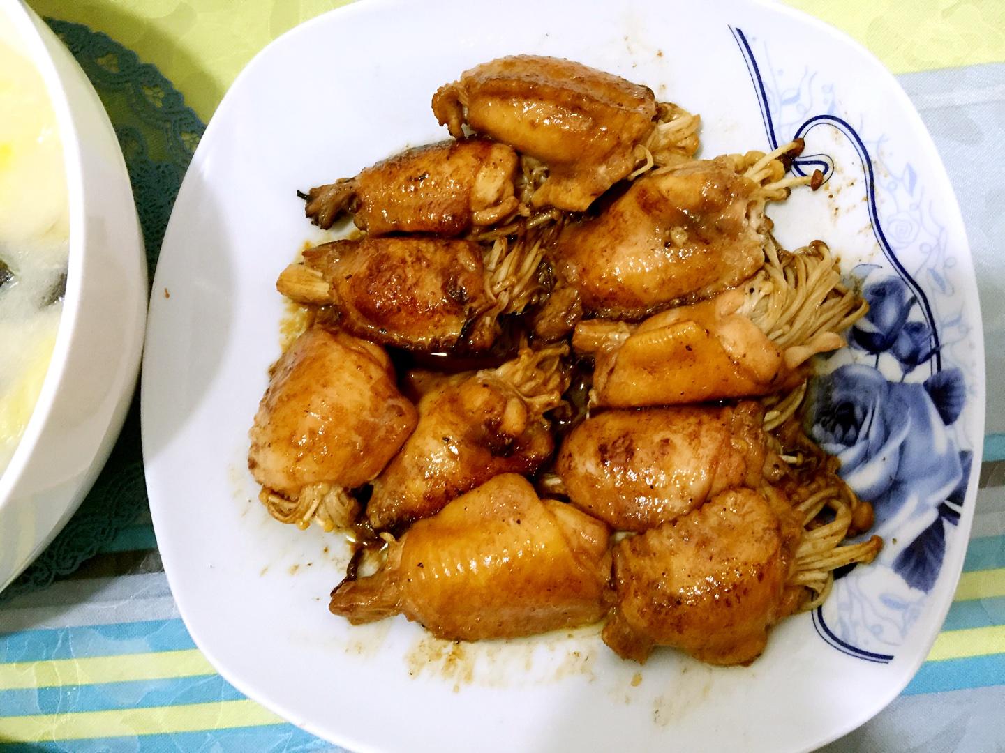 金针菇塞鸡翅的做法
