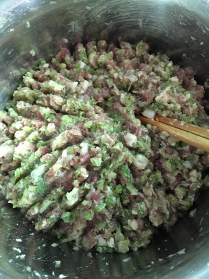 芹菜猪肉水饺的做法 步骤11