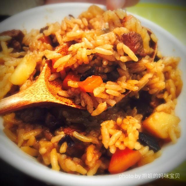 五花肉土豆焖饭的做法