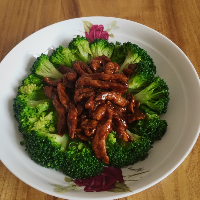 西兰花酱肉丝的做法