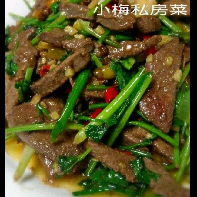 泡椒香菜爆猪肝的做法