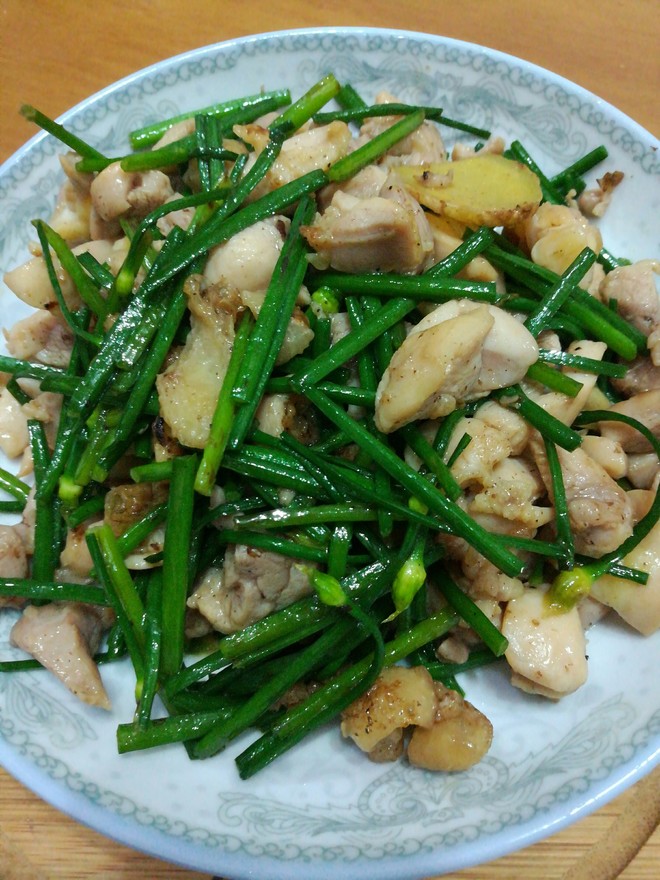 鲜甜爽口韭菜花鸡腿肉的做法
