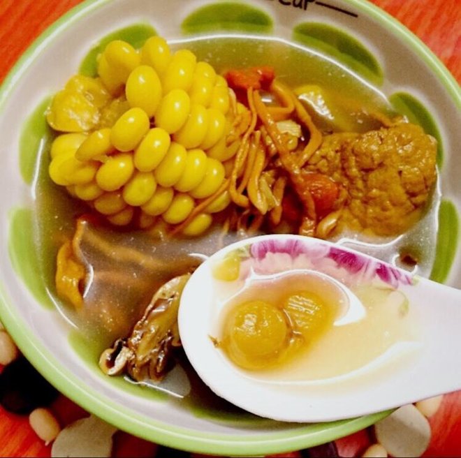 虫草花玉米煲猪骨的做法