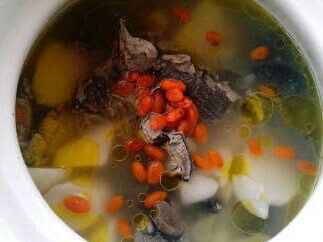 乌鸡养生汤的做法