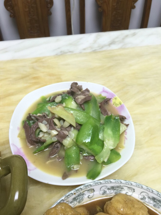 胜瓜炒猪心的做法