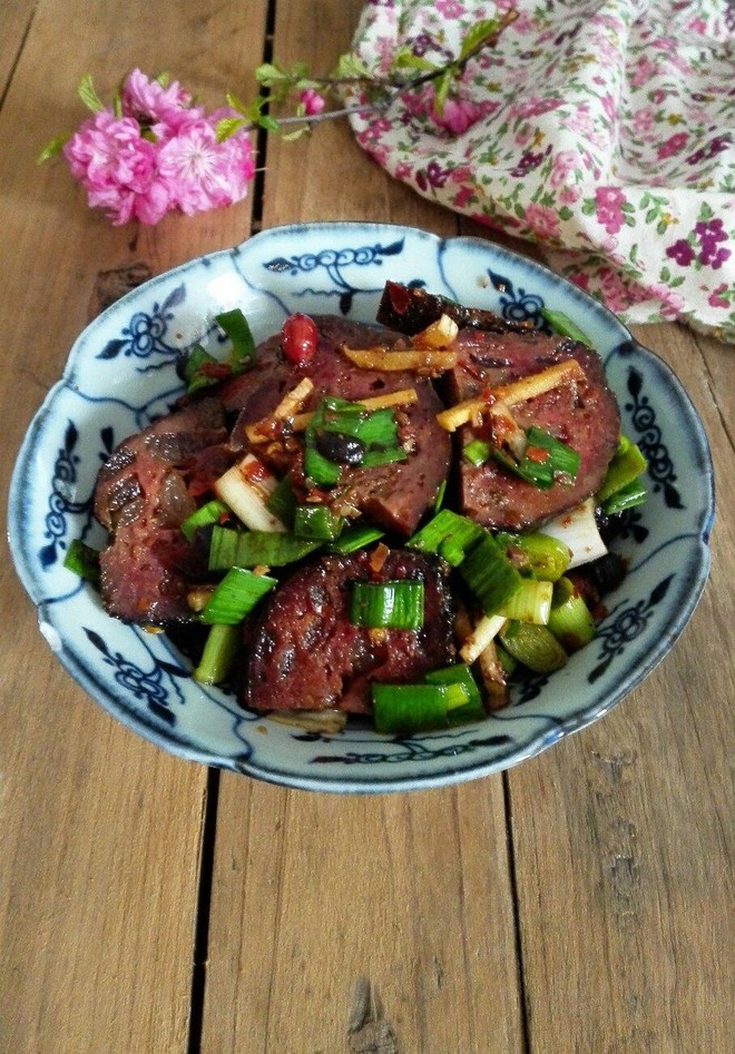 香辣猪血丸子的做法