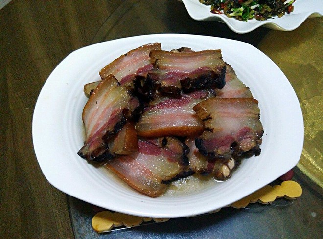 猪血丸子腊五花肉合蒸的做法