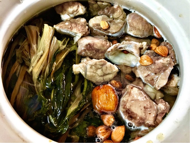 南北杏菜干猪肺汤的做法