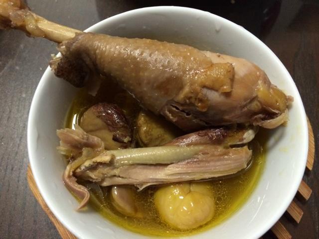 板栗炖鸡的做法