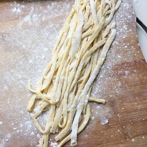 ţ 4